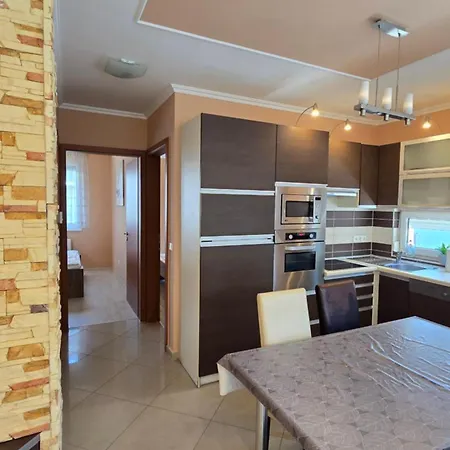 Betti Apartment